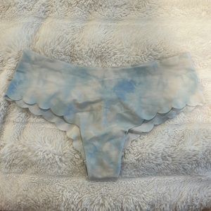 VS Pink Seamless Scalloped Tie-Dye Cheeky Panties